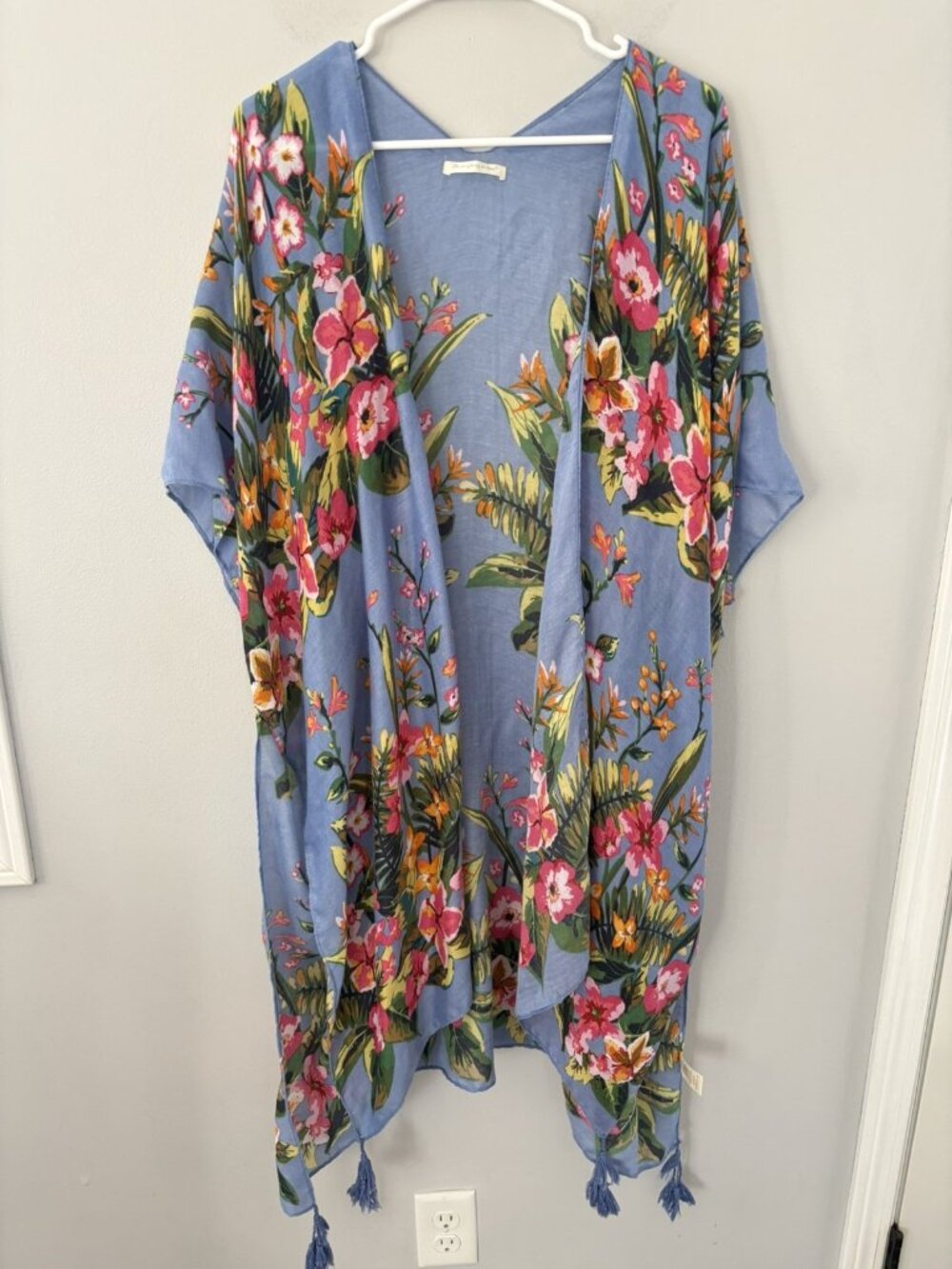 Do Everything in Love Kimono Top Women’s One Size Boho Floral Tassel Lightweight